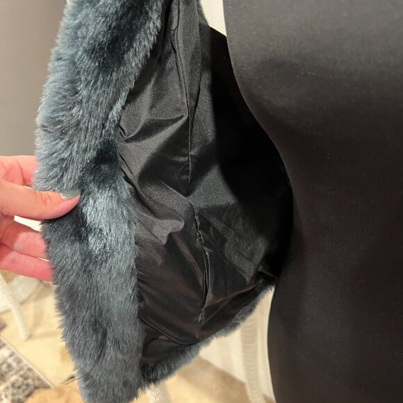 Blue Faux Fur Vest – Medium Size Cozy Statement Piece - Picture 5 of 6